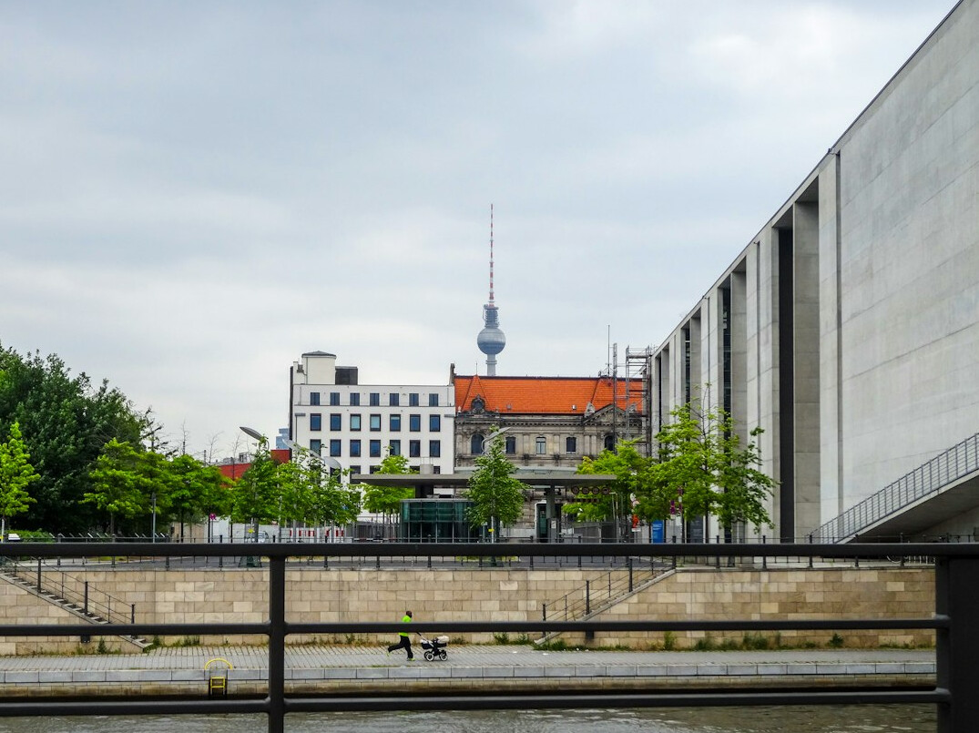 berlin wall construction