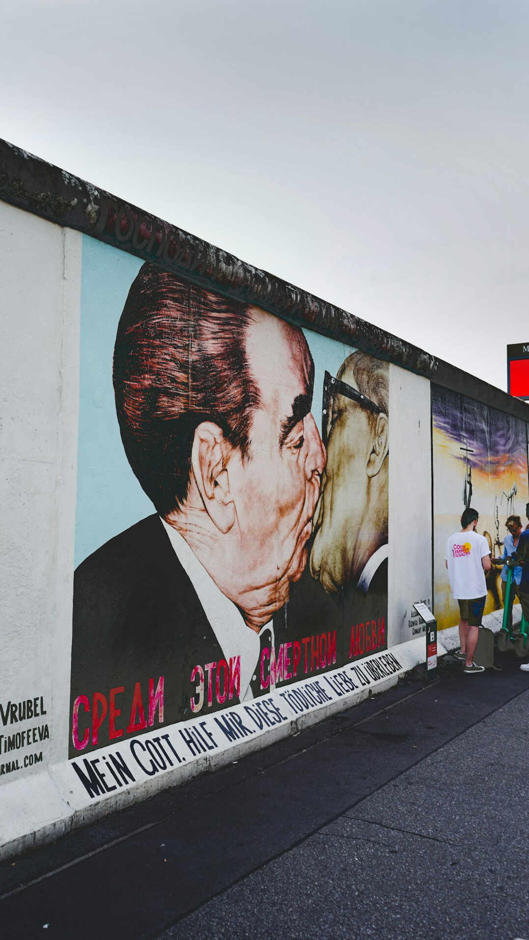 berlin wall graffiti
