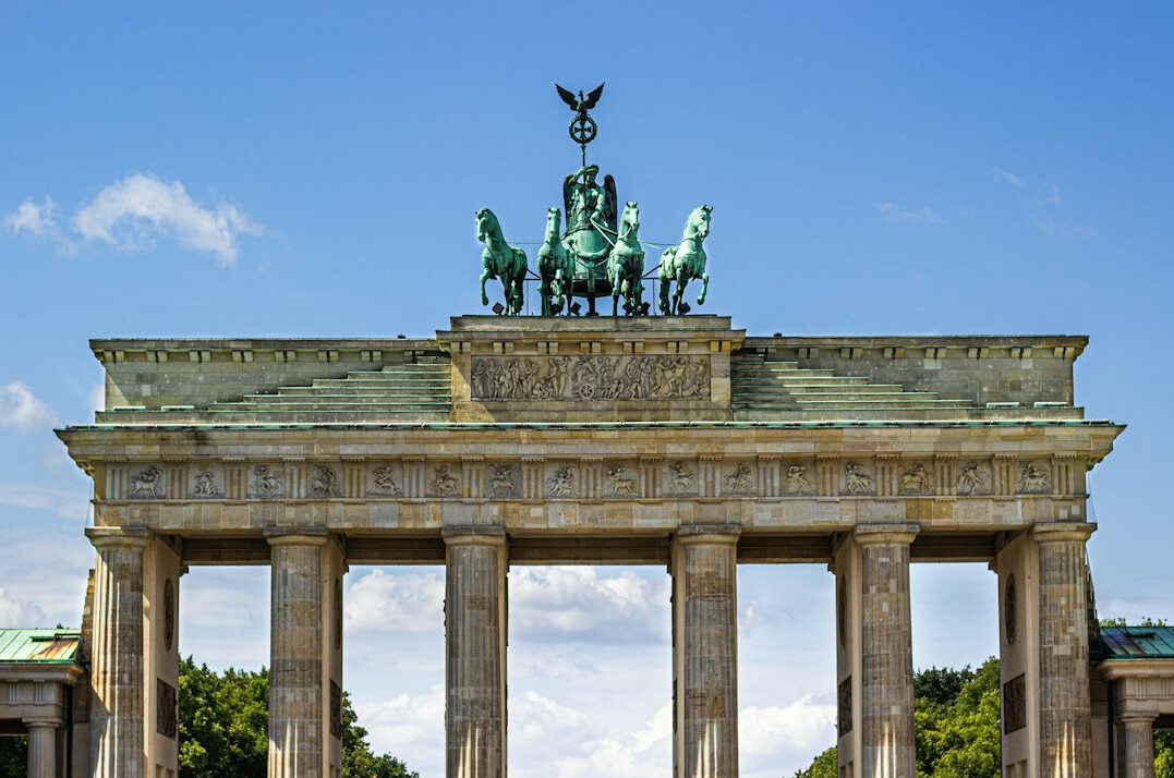 brandenburg gate berlin historic